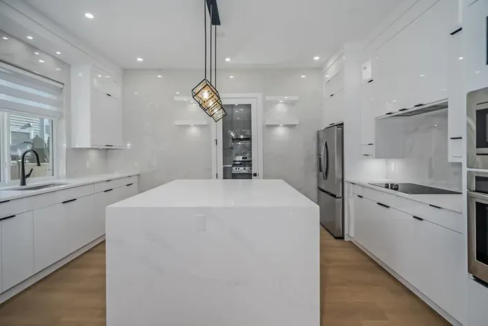 16935 0A AVENUE, Surrey