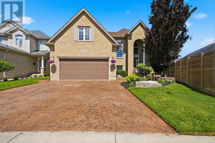 1694 GREEN GABLES ROAD, London South