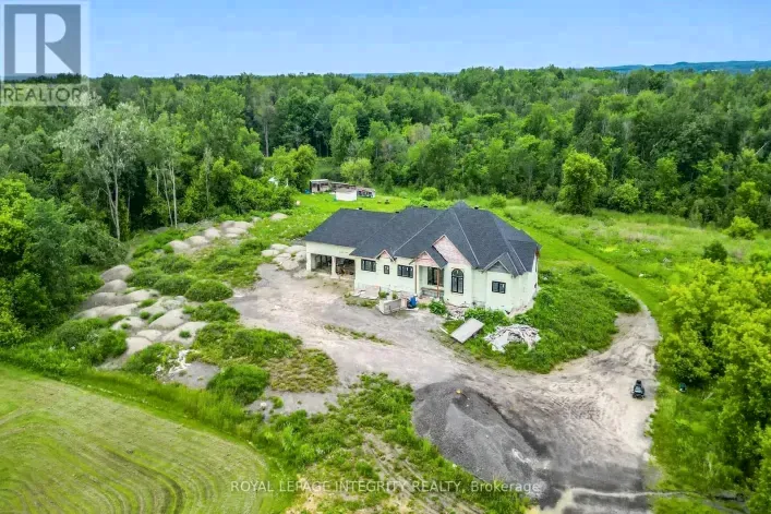 House for sale: 1695 OLD MONTREAL ROAD, Ottawa
