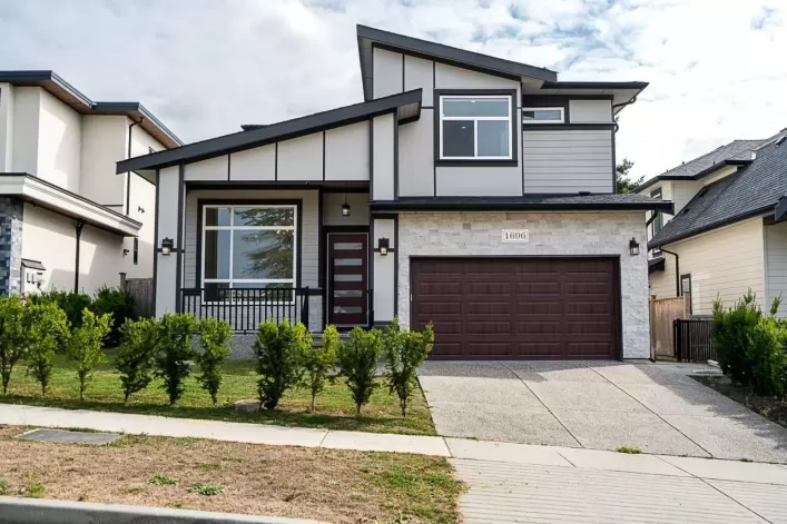 1696 166A STREET, Surrey