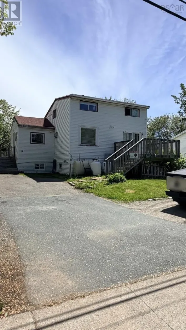1697 St. Margaret's Bay Road, Timberlea