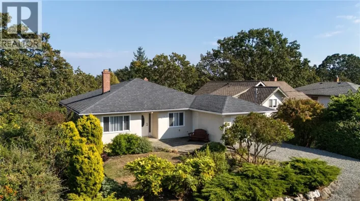 1697 Yale St, Oak Bay
