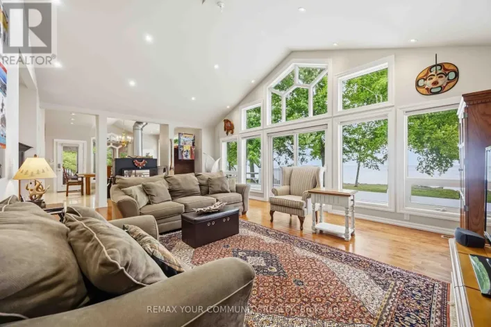 1699 CHIEF JOSEPH SNAKE ROAD, Georgina Islands
