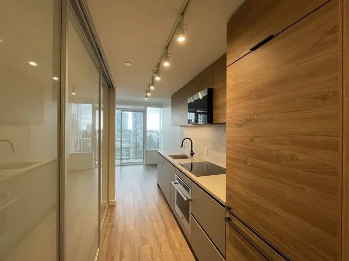 16XX 13428 105 AVE, Surrey