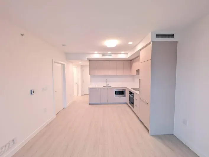 Apartment for rent: 16XX 13675 107A AVE, Surrey
