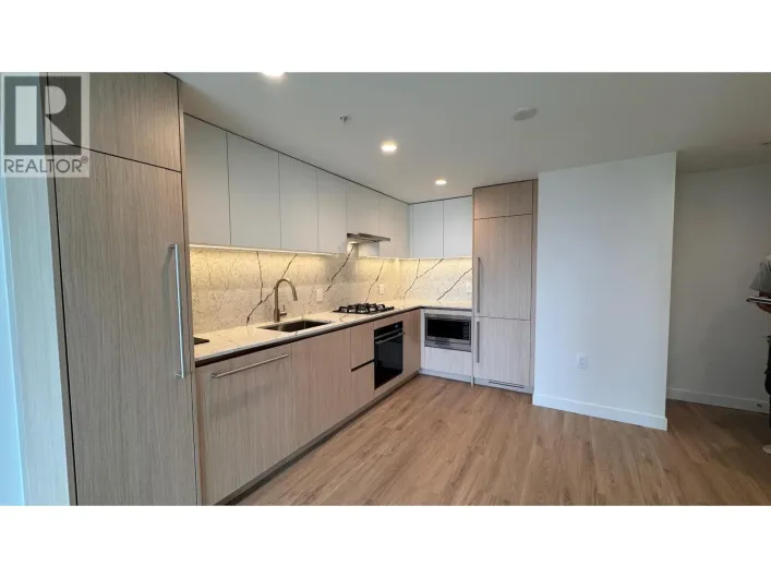 16xx 2135 SPRINGER AVENUE, Burnaby