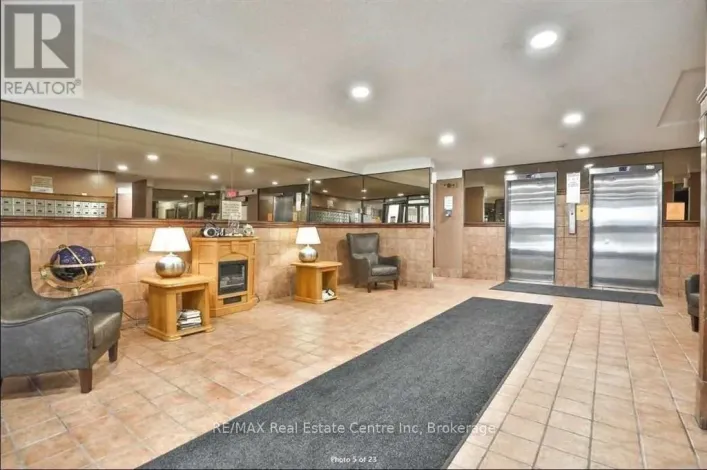 17 - 15 ALBRIGHT ROAD N, Hamilton