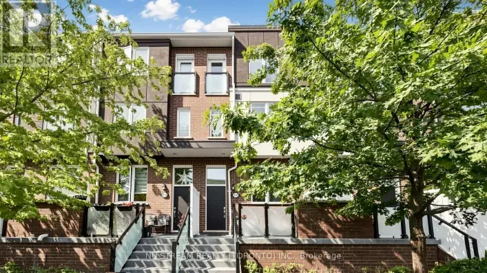 Row / Townhouse for sale: 17 - 15 HERON PARK PLACE, Toronto