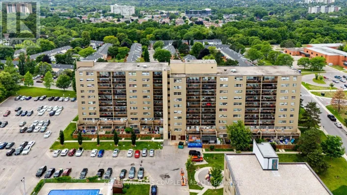 17 - 15 NICKLAUS DRIVE, Hamilton