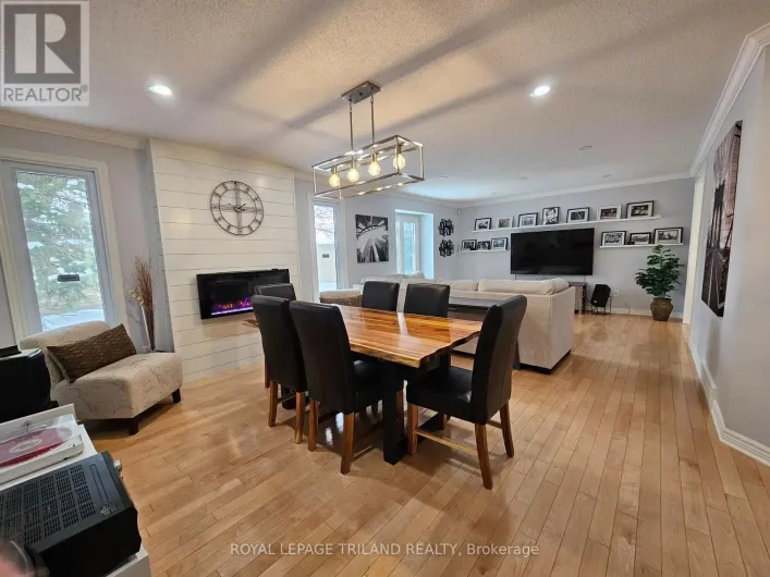 17 - 163 PINE VALLEY DRIVE, London South