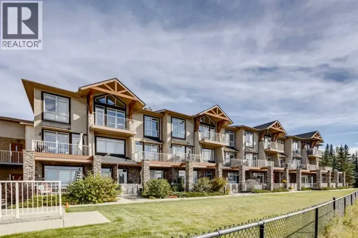 17, 181 Rockyledge View NW, Calgary