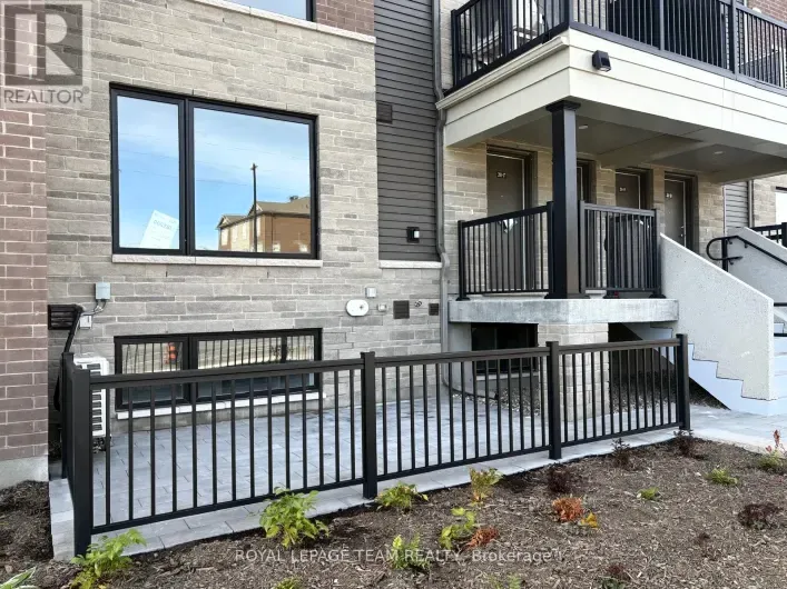 17 - 201 GLENROY GILBERT DRIVE, Ottawa