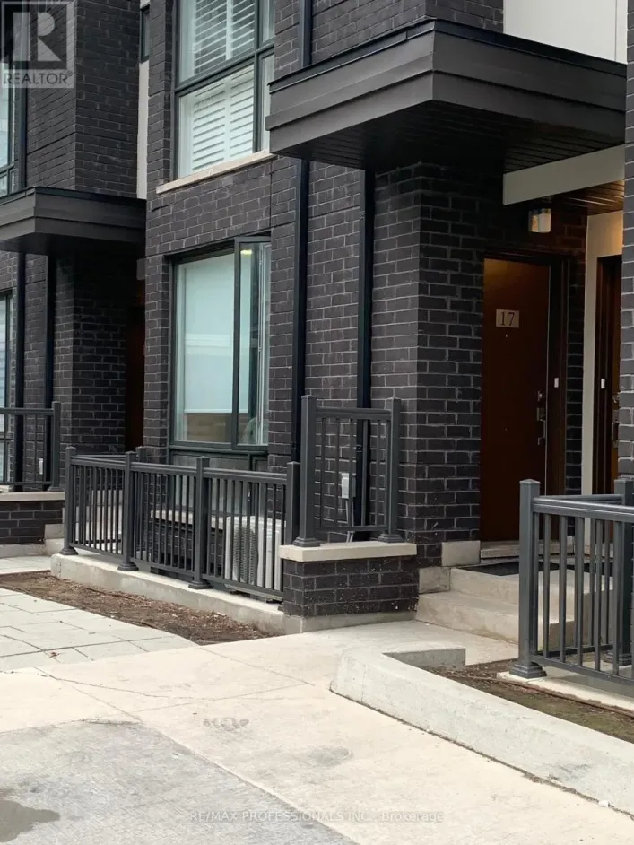 17 - 24 FIELDWAY ROAD, Toronto