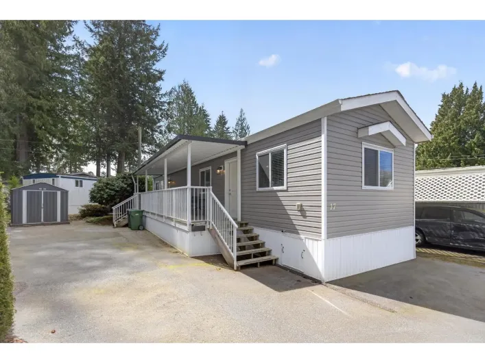 17 24330 FRASER HIGHWAY, Langley