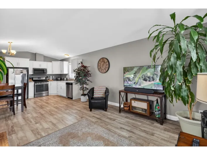 17 24330 FRASER HIGHWAY, Langley