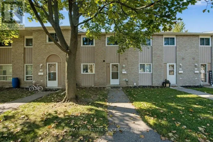 17 - 25 UPPER CANADA DRIVE, Kitchener