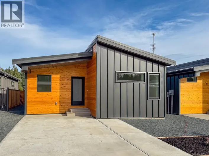 17 3025 Royston Rd, Cumberland