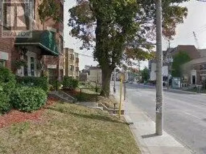 17 - 35 JANE STREET, Toronto