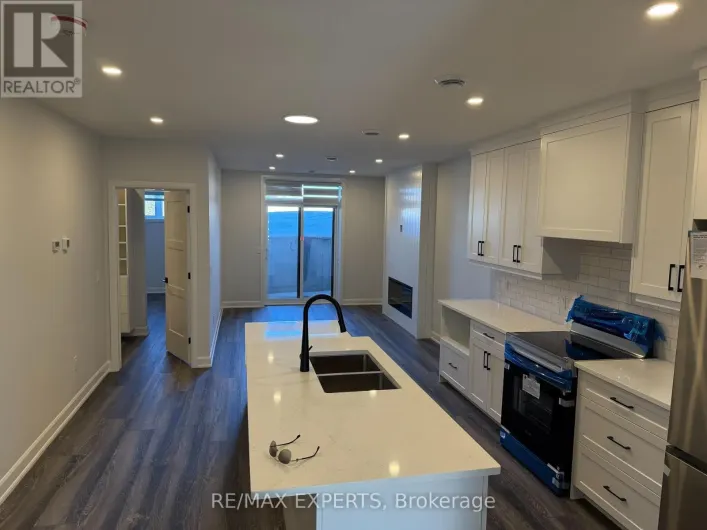 17 - 440 WELLINGTON STREET E, Wellington North