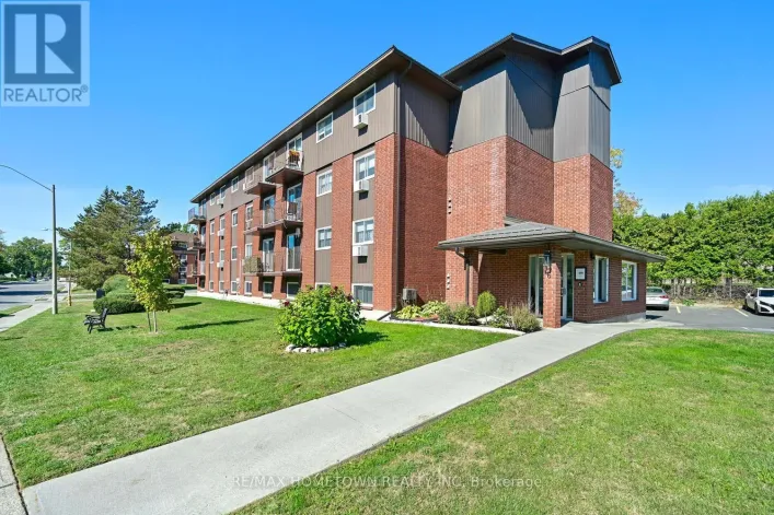 17 - 6 CHARLOTTE PLACE, Brockville