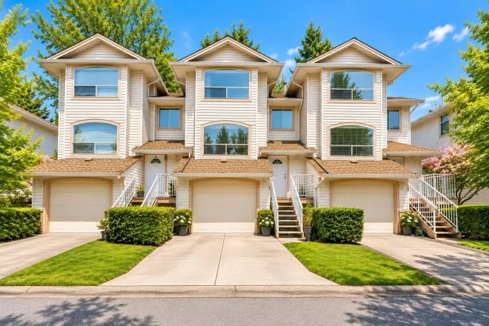Row / Townhouse for sale: 17 7140 132 STREET, Surrey