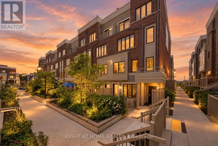 17 - 85 EASTWOOD PARK GARDENS, Toronto
