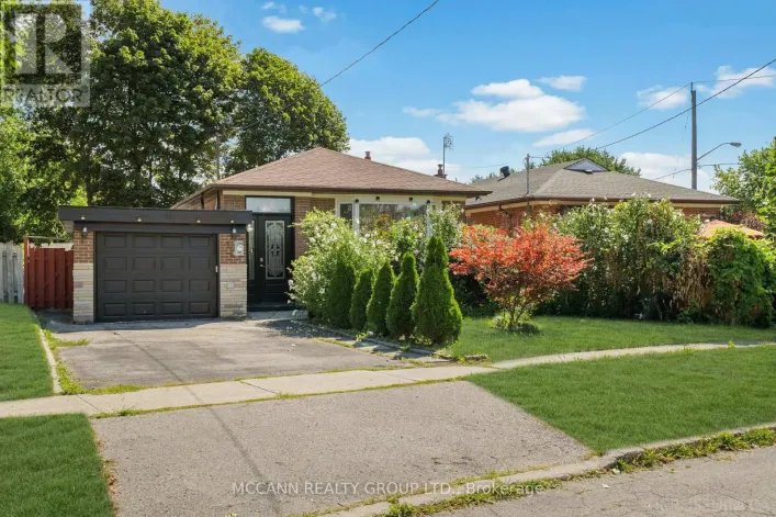 17 BARLOW ROAD, Toronto