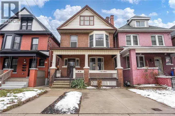 17 BARNESDALE Avenue N, Hamilton