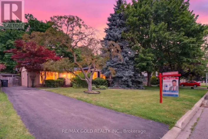 17 DUKE ROAD, Brampton
