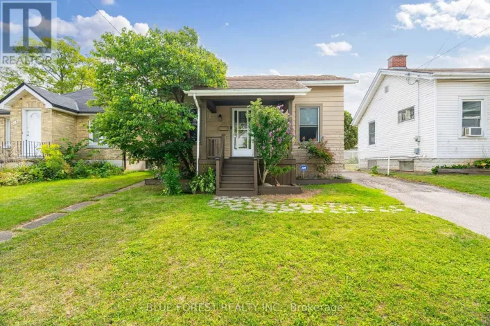 17 EMERY STREET E, London South