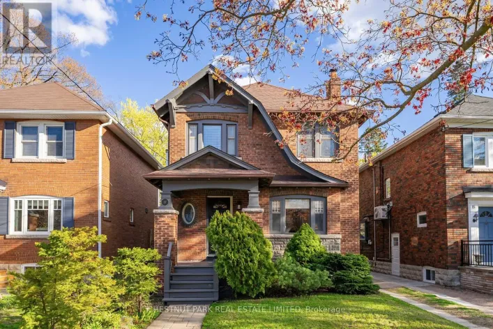 17 GLEN STEWART AVENUE, Toronto