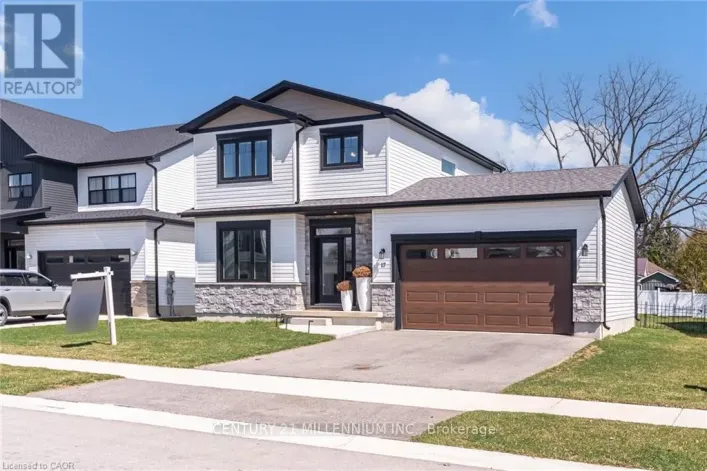 17 HELEN COURT, Central Elgin