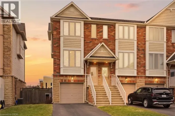 17 HEMLOCK Way, Grimsby