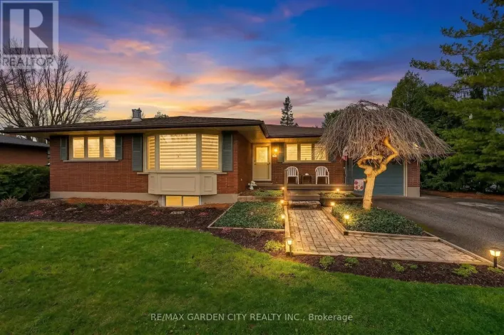 17 HENRY STREET, Niagara-on-the-Lake