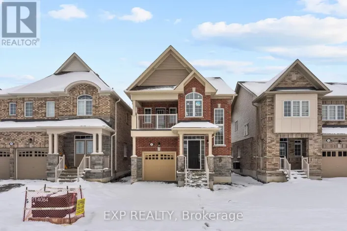 17 JEANNE PYNN AVENUE, Georgina