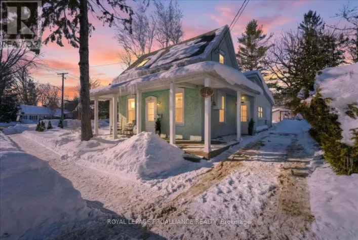 17 KING STREET, Prince Edward County