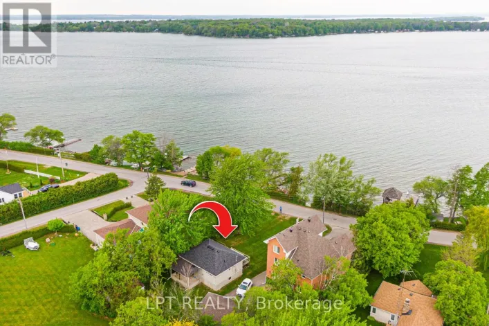 17 LAKE DRIVE E, Georgina