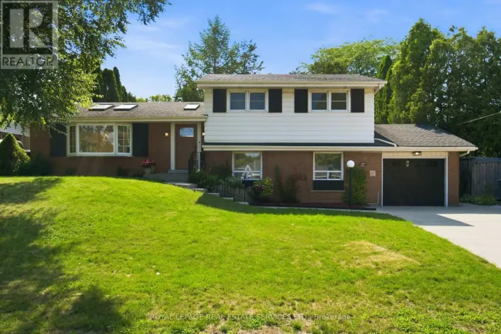 17 LYNNDALE DRIVE, Hamilton