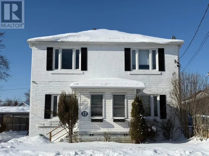 17 LYONS AVENUE, Welland