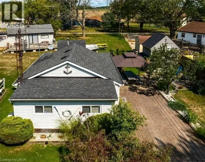 House for sale: 17 MAPLE Lane, Selkirk