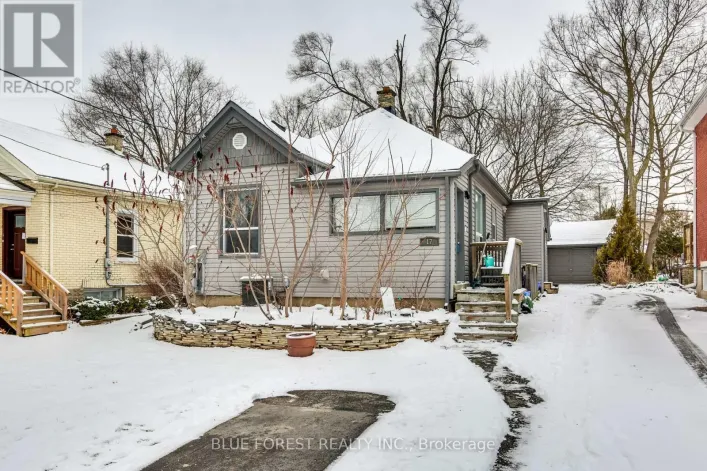 17 MCDONALD AVENUE, London North