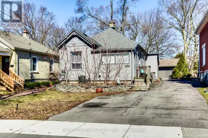 17 MCDONALD AVENUE, London North