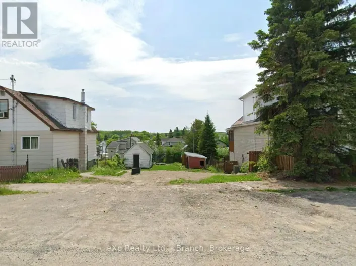 17 MCKELVIE AVENUE, Kirkland Lake