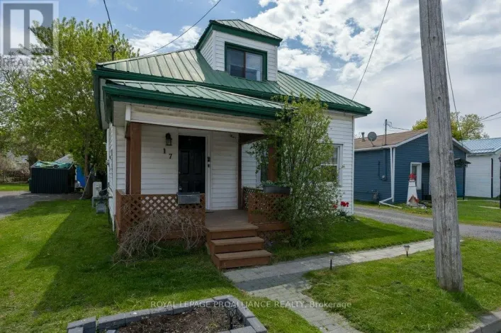 17 MEYERS STREET, Quinte West