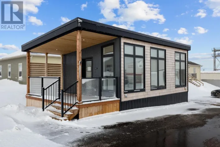 17 MYRTLE Street, Stratford