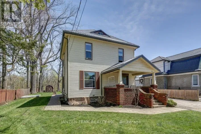 17 OAK STREET, Aylmer
