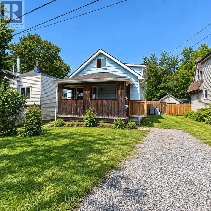 House for sale: 17 PATRICIA AVENUE, Welland
