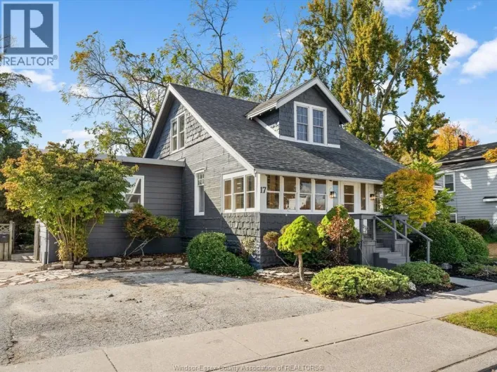 17 Pearl Street West, Kingsville