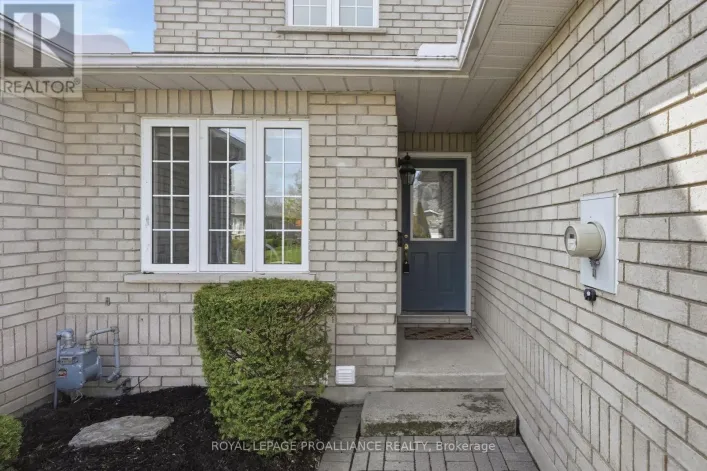 17 PINEGROVE COURT, Belleville