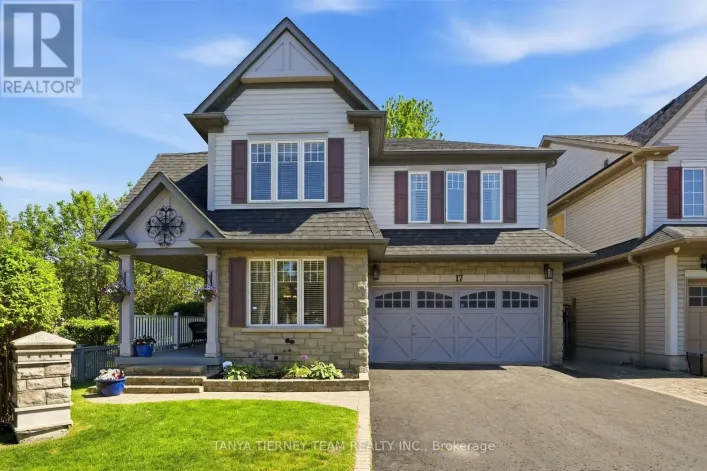 17 ROBERT ATTERSLEY DRIVE E, Whitby